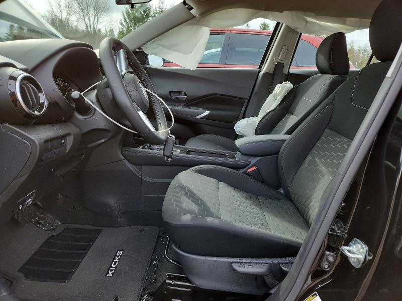 2025 Nissan Kicks Play sv