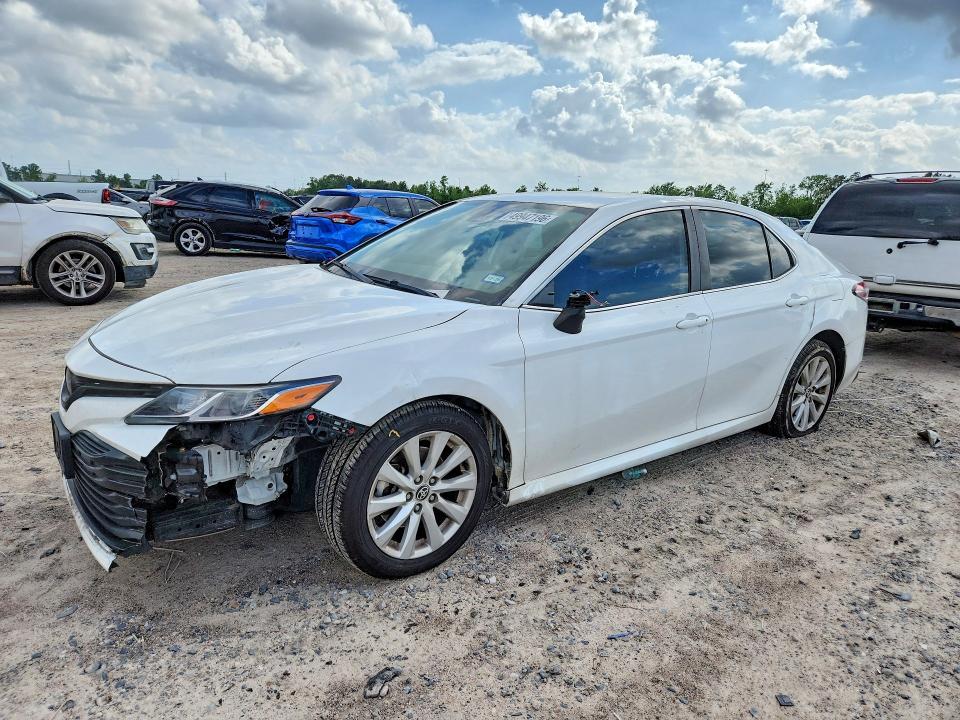 2020 Toyota Camry le