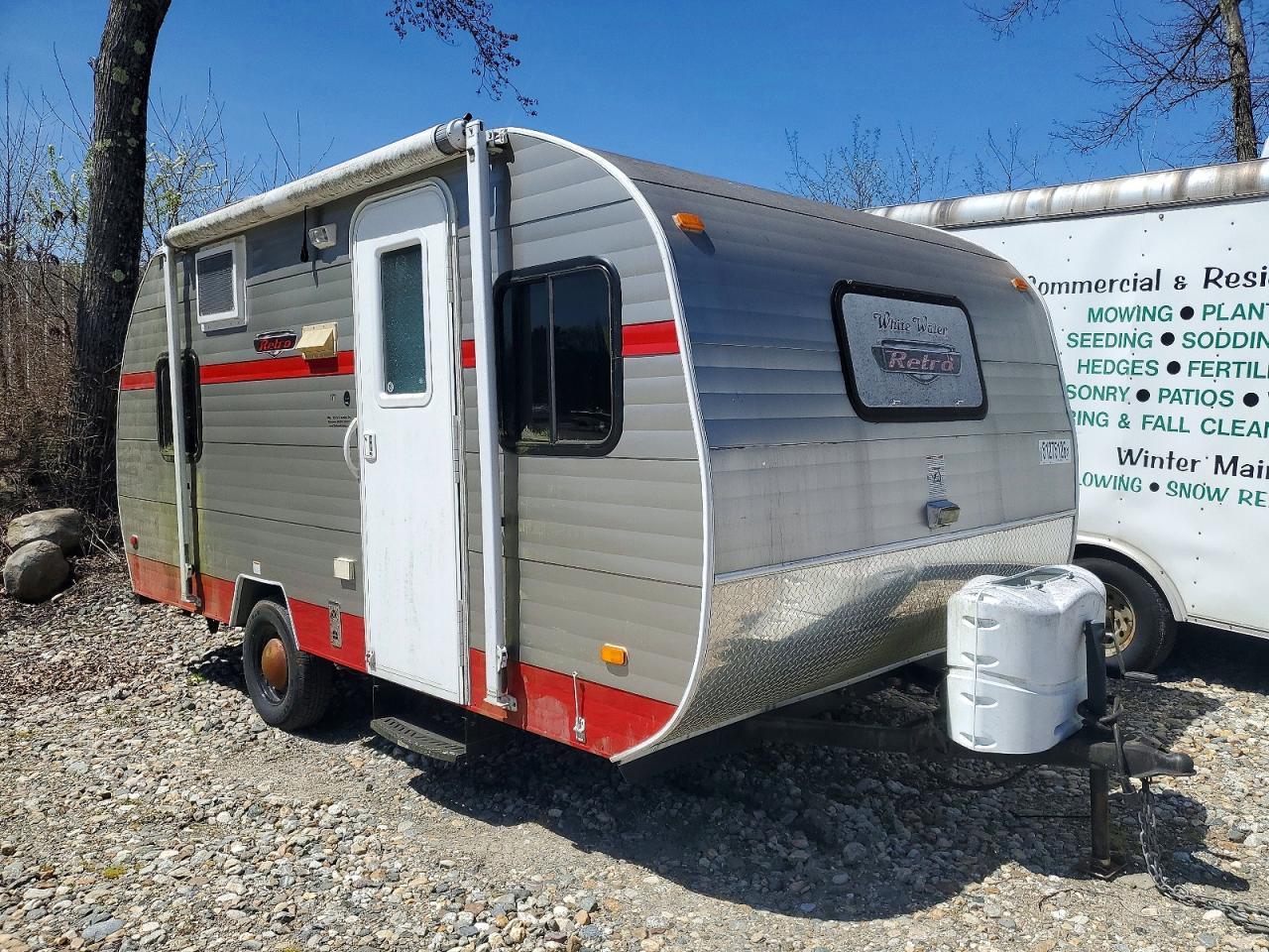 2015 White 2015 Riverside Whitewater Camper
