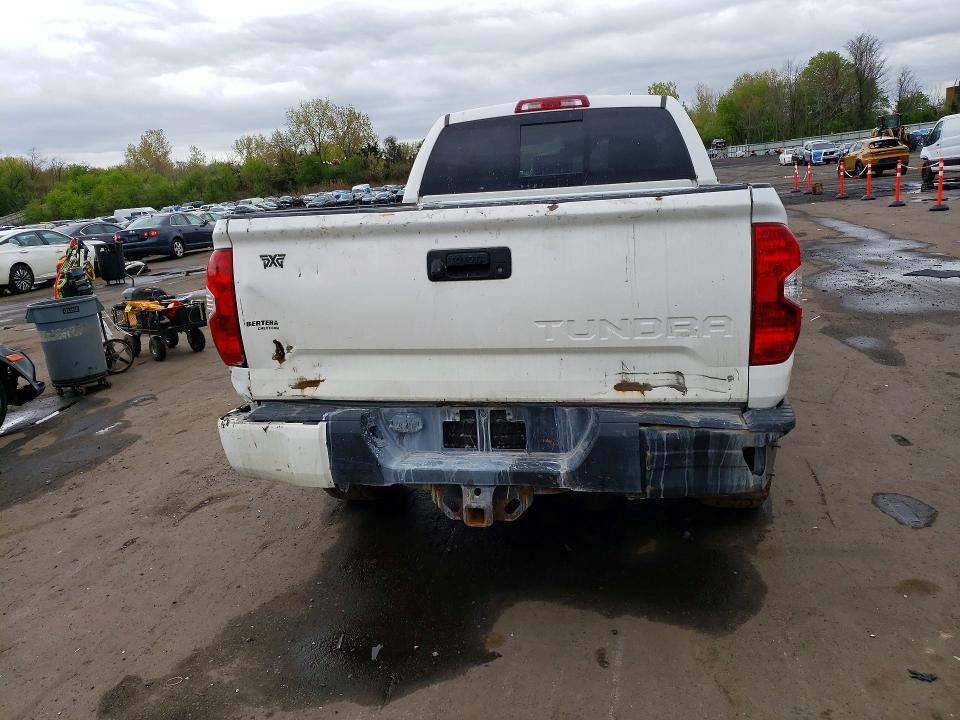 2018 Toyota Tundra SR5