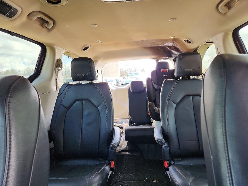 2019 Chrysler Pacifica Touring l