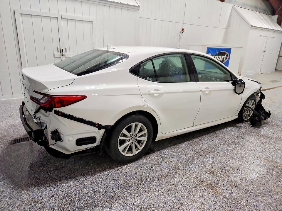 2025 Toyota Camry le