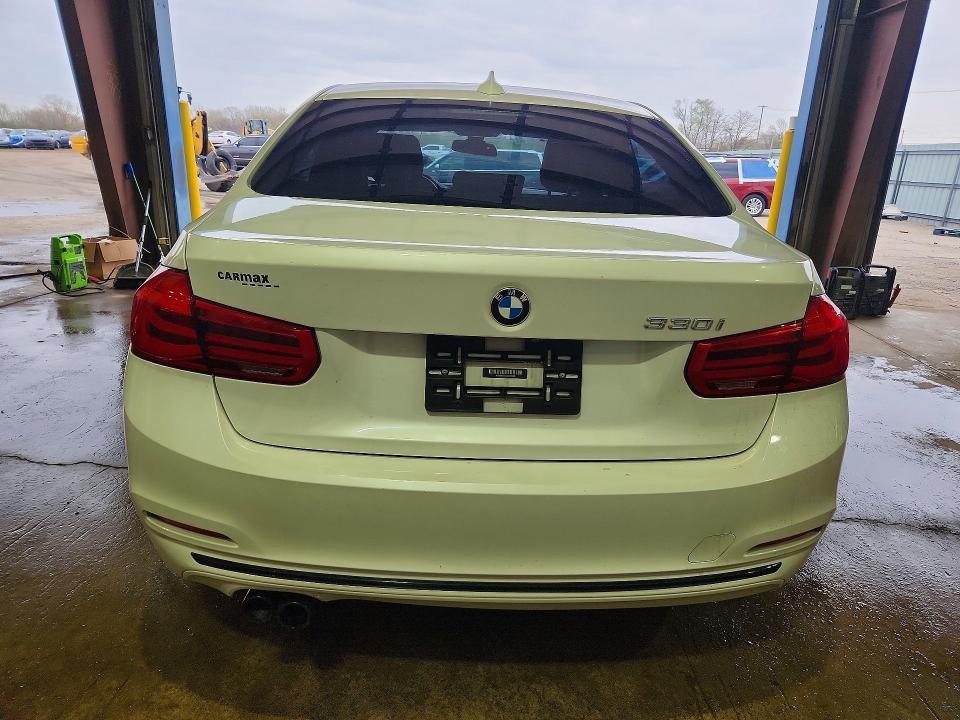 2018 BMW 330 i
