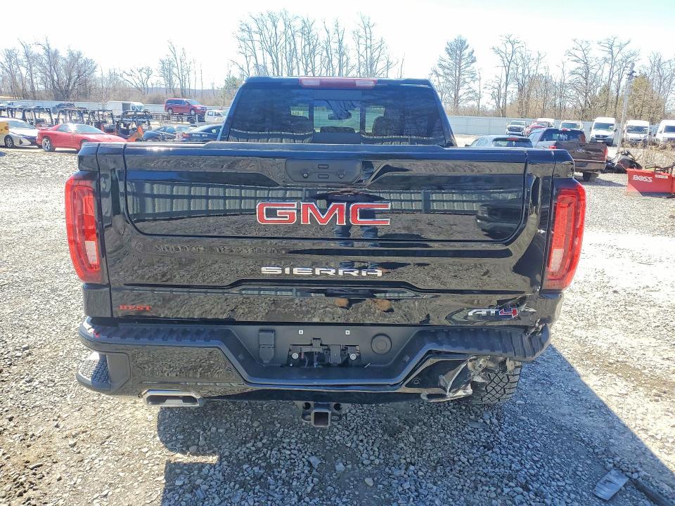 2022 GMC Sierra K1500 AT4