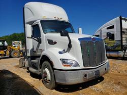 Peterbilt Vehiculos salvage en venta: 2017 Peterbilt 579 Semi Truck