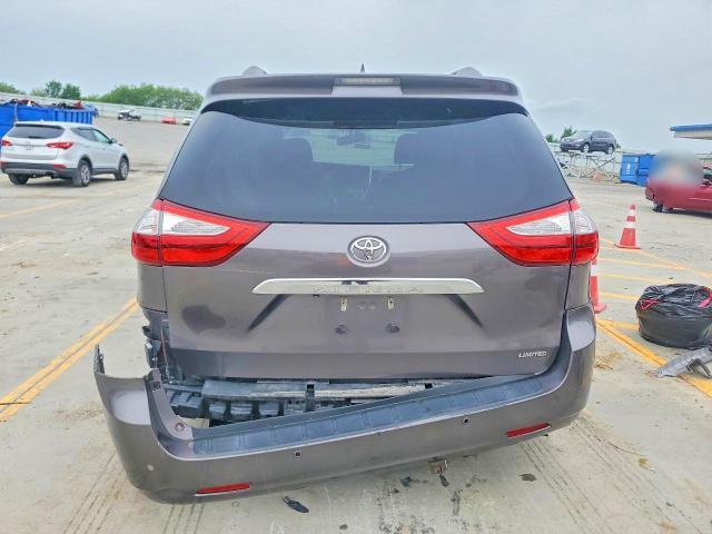 2015 Toyota Sienna Limited Premium 7-passenger