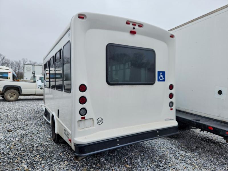 2022 Ford Econoline E450 Super Duty Cutaway Van