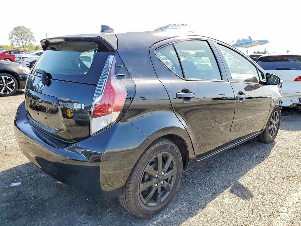 2016 Toyota Prius c Persona Special Edition