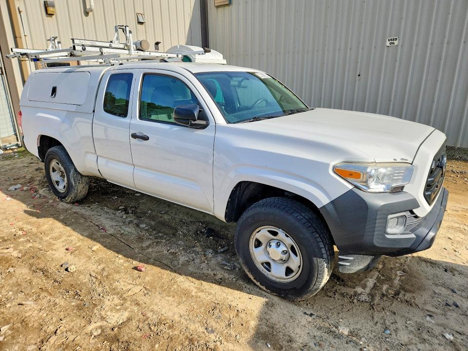 2017 Toyota Tacoma SR