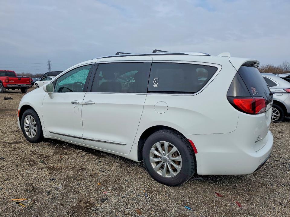 2019 Chrysler Pacifica Touring l