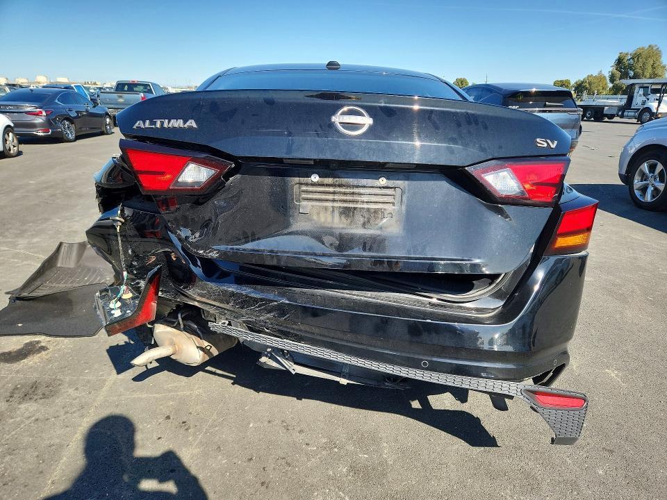 2023 Nissan Altima sv