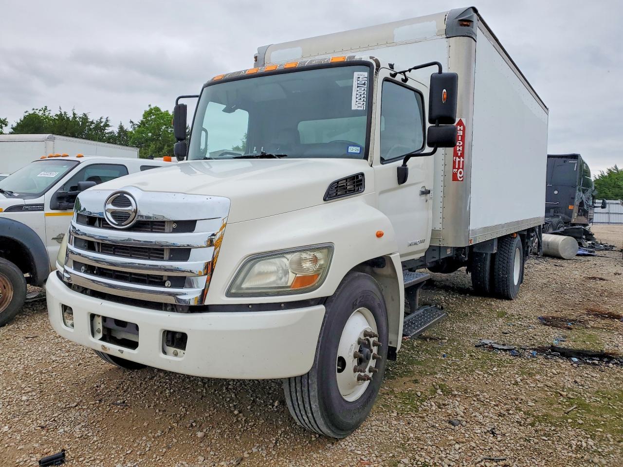 2013 Hino 258/268 BOX Truck