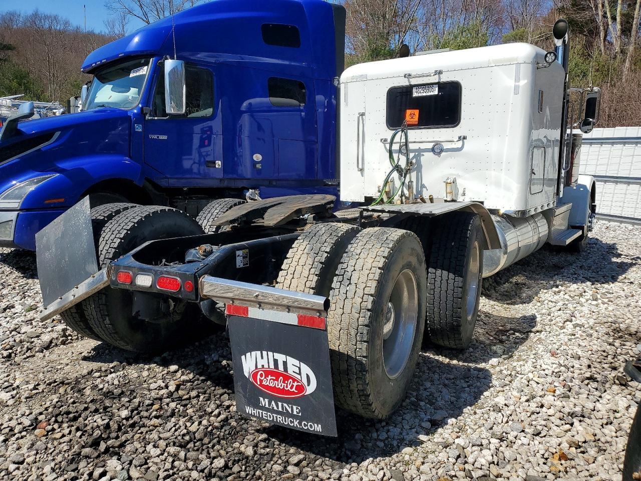 2023 Peterbilt 389 Semi Truck