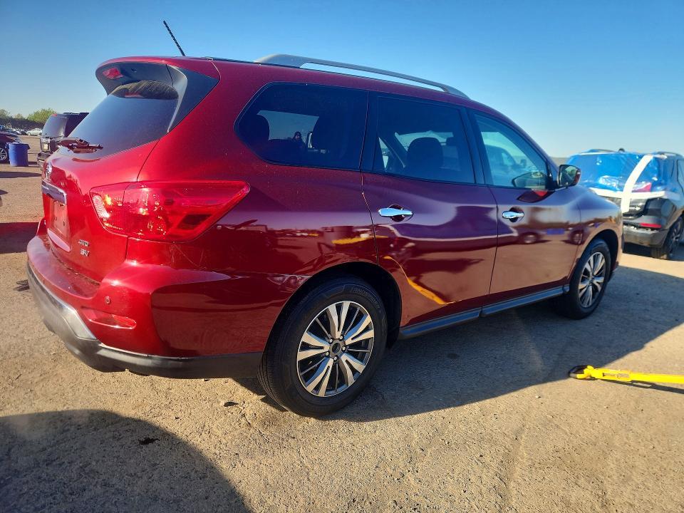 2018 Nissan Pathfinder sv