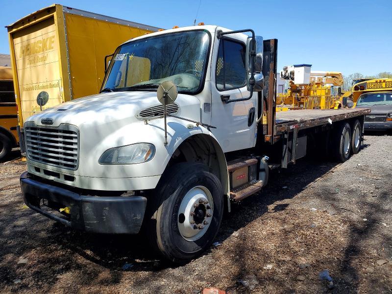 2013 Freigliner 2013 Freightliner Business Class M2 Flatbed Truck