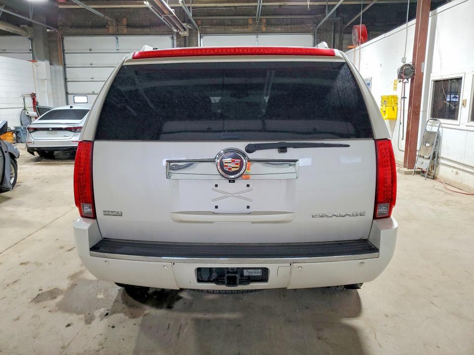 2010 Cadillac Escalade Luxury