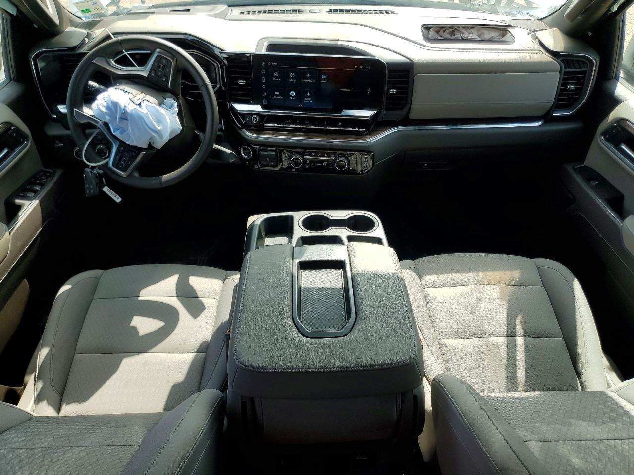 2025 Chevrolet Silverado C1500 LT