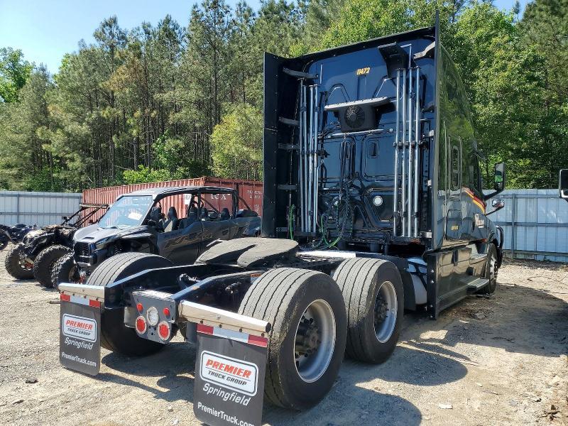 2020 Freigliner Cascadia 126