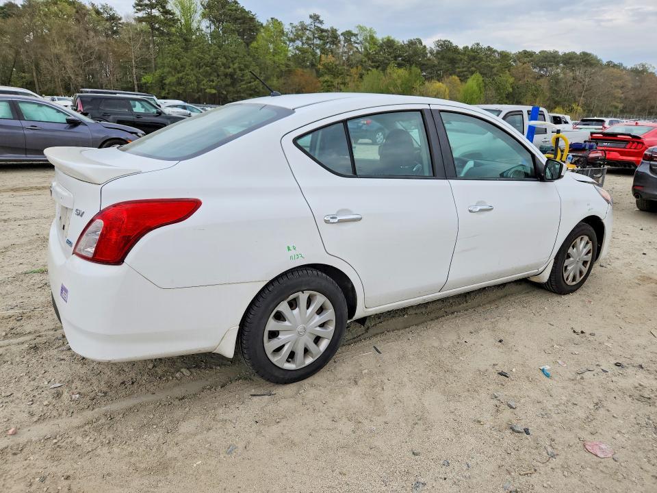 2015 Nissan Versa 1.6 sv