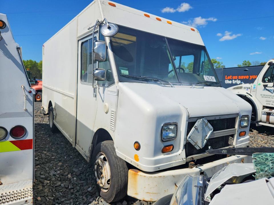 2004 Freightliner Mt45g Delivery Truck