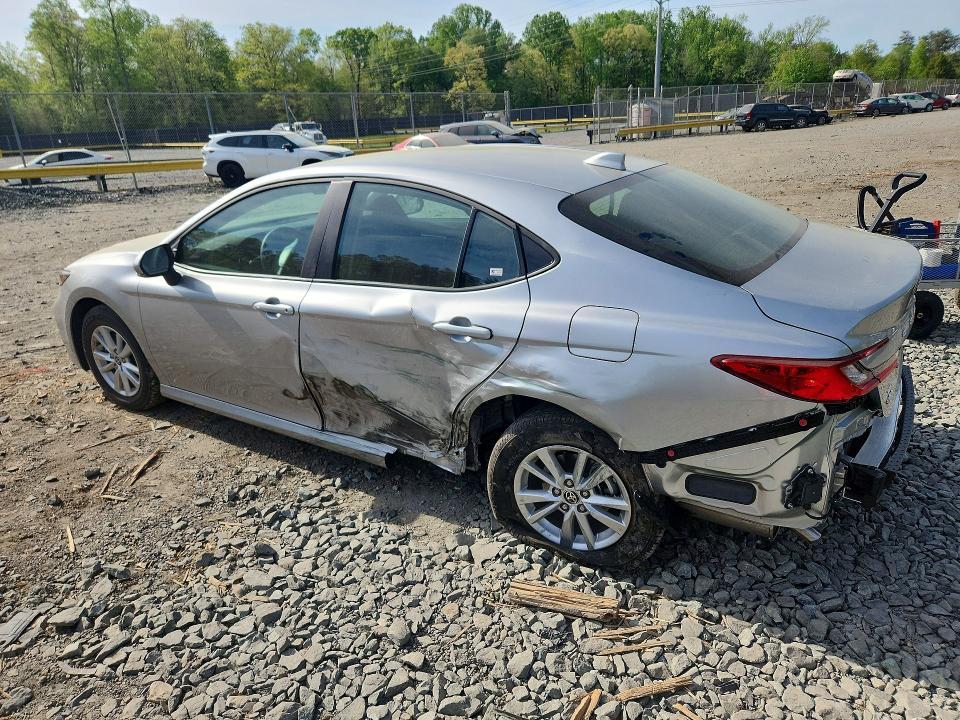 2026 Toyota Camry le