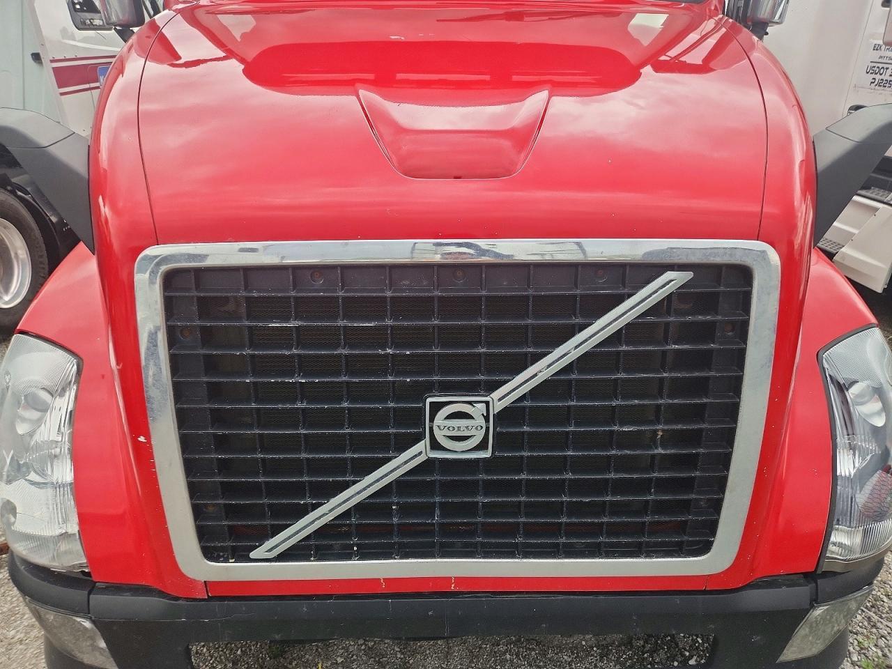 2016 Volvo VNL Semi Truck