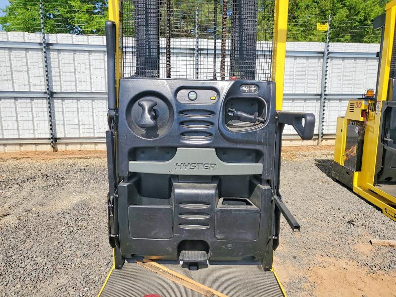 2000 Hyster Order Picker Forklift