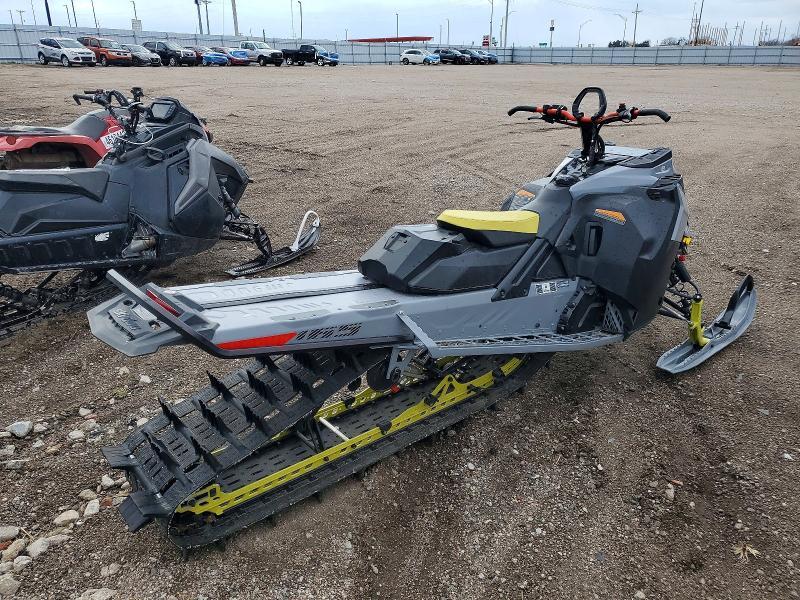 2025 Skidoo 2025 SKI-DO Snowmobile