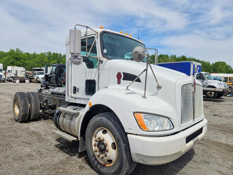 2013 Kenworth T370 Truck Cab AND Chassis
