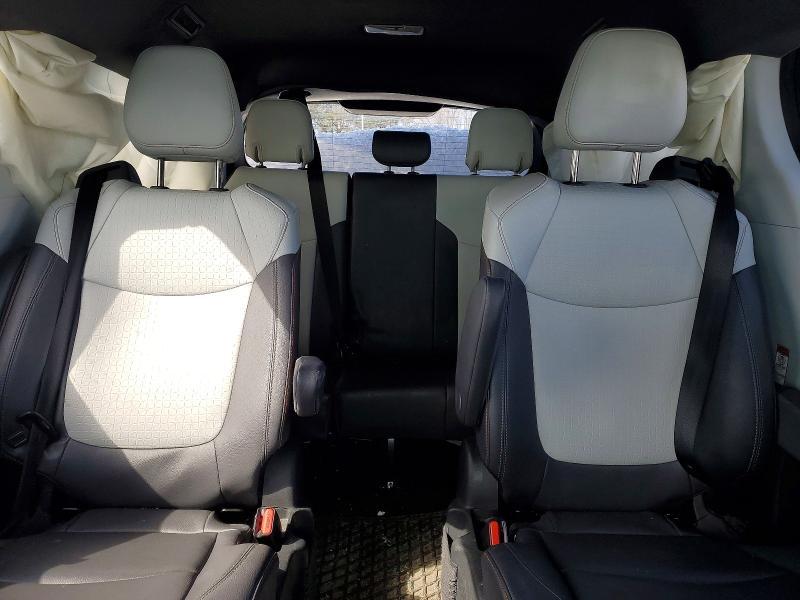 2024 Toyota Sienna le