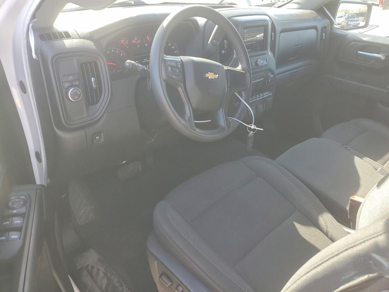 2025 Chevrolet Silverado C1500 Custom