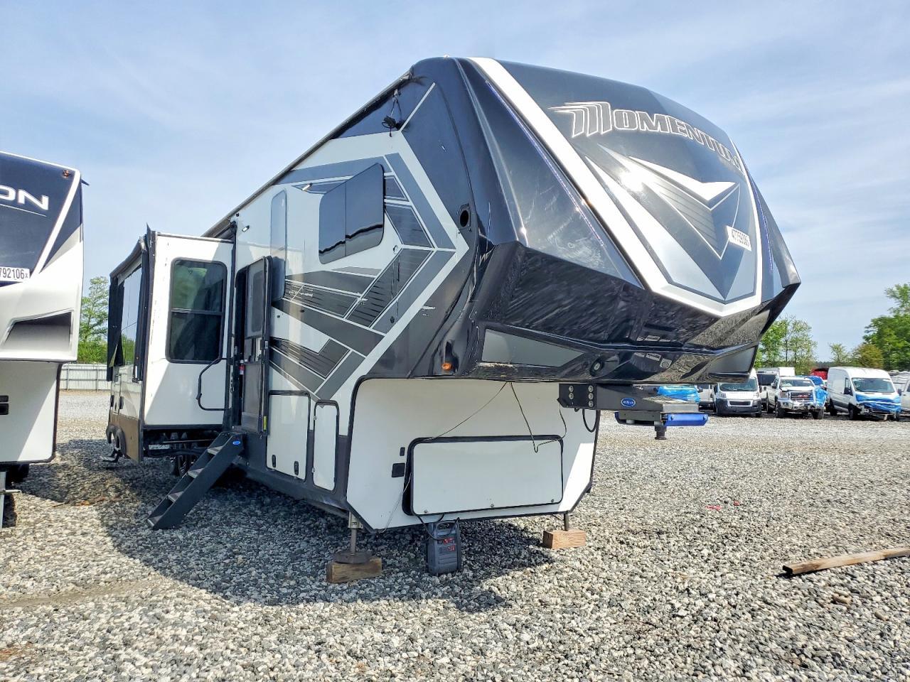 2021 Grand Design Momentum Camper