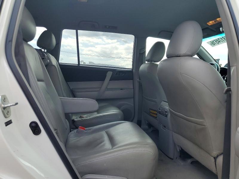 2010 Toyota Highlander Base