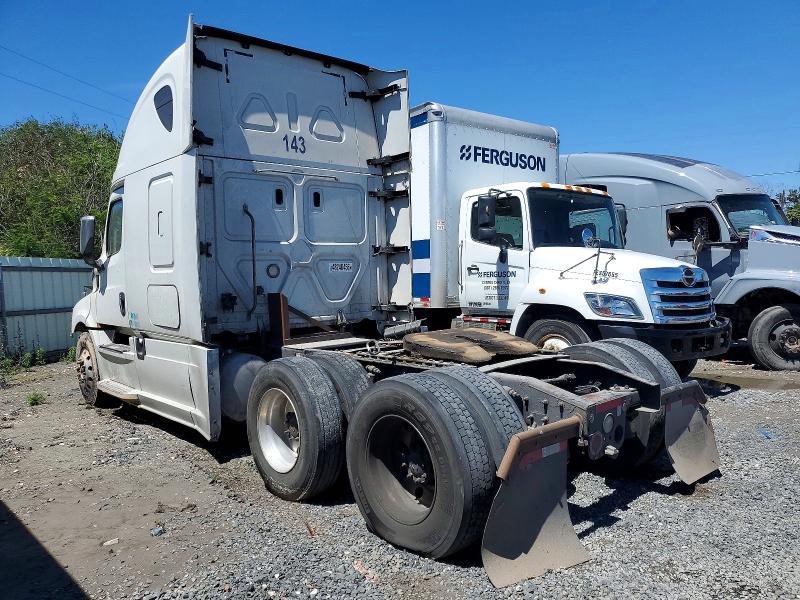 2018 Freightliner Cascadia 126 Semi Truck