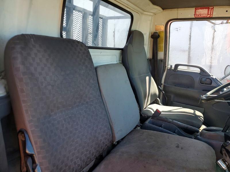 2006 Isuzu NPR Flatbed Truck