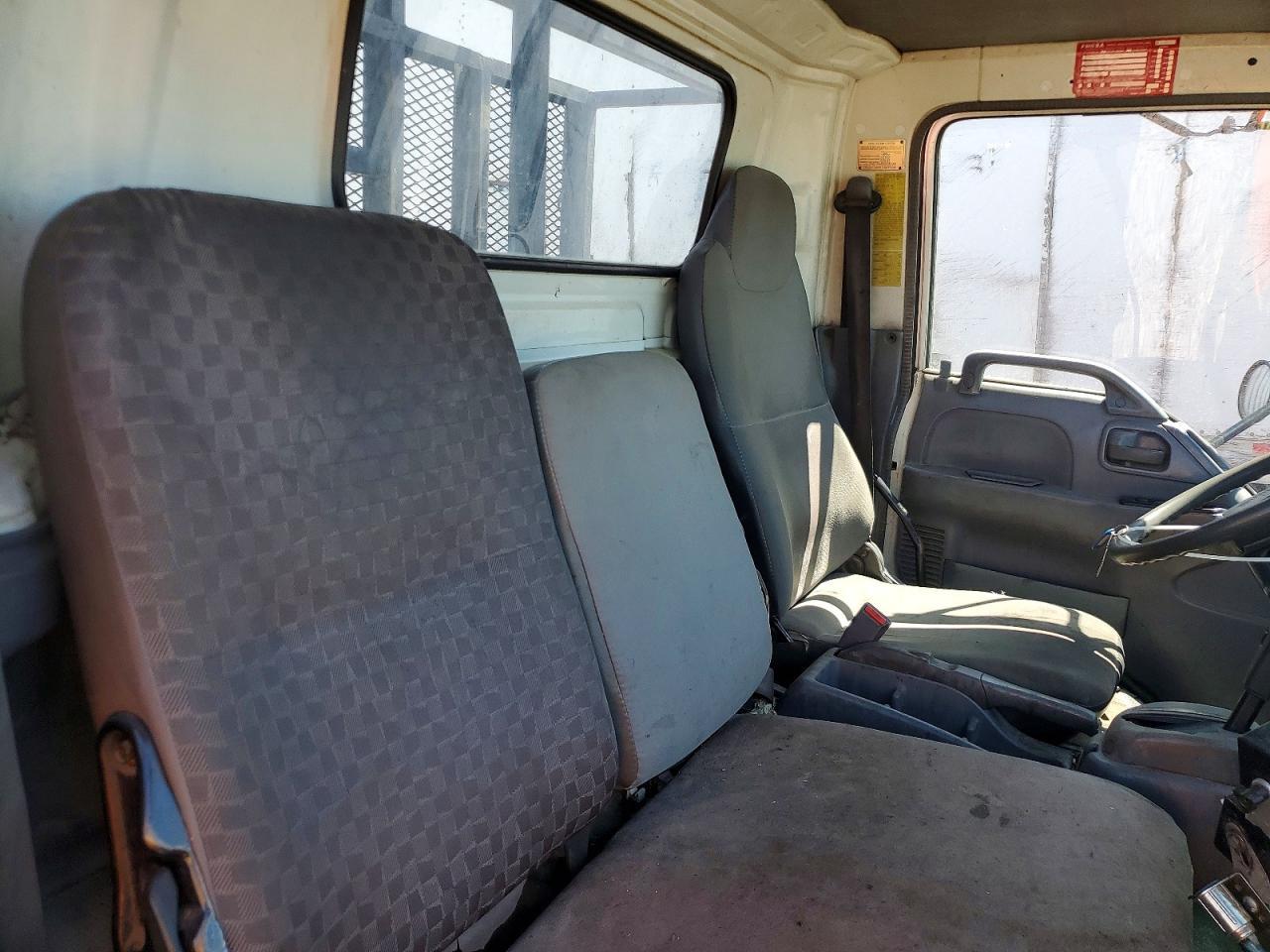 2006 Isuzu NPR Flatbed Truck