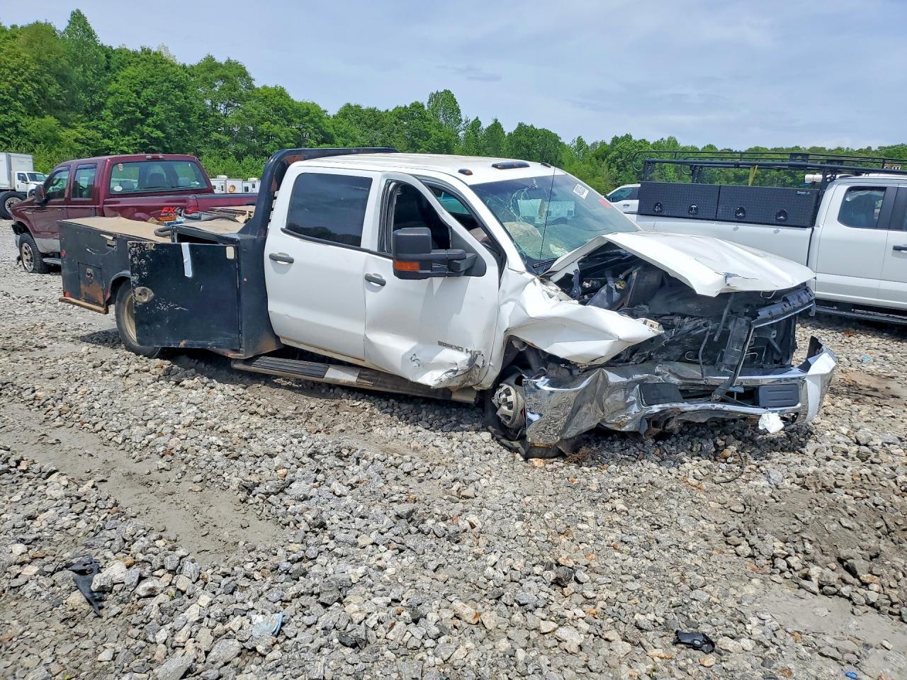 2015 Chevrolet Silverado Flatbed Truck