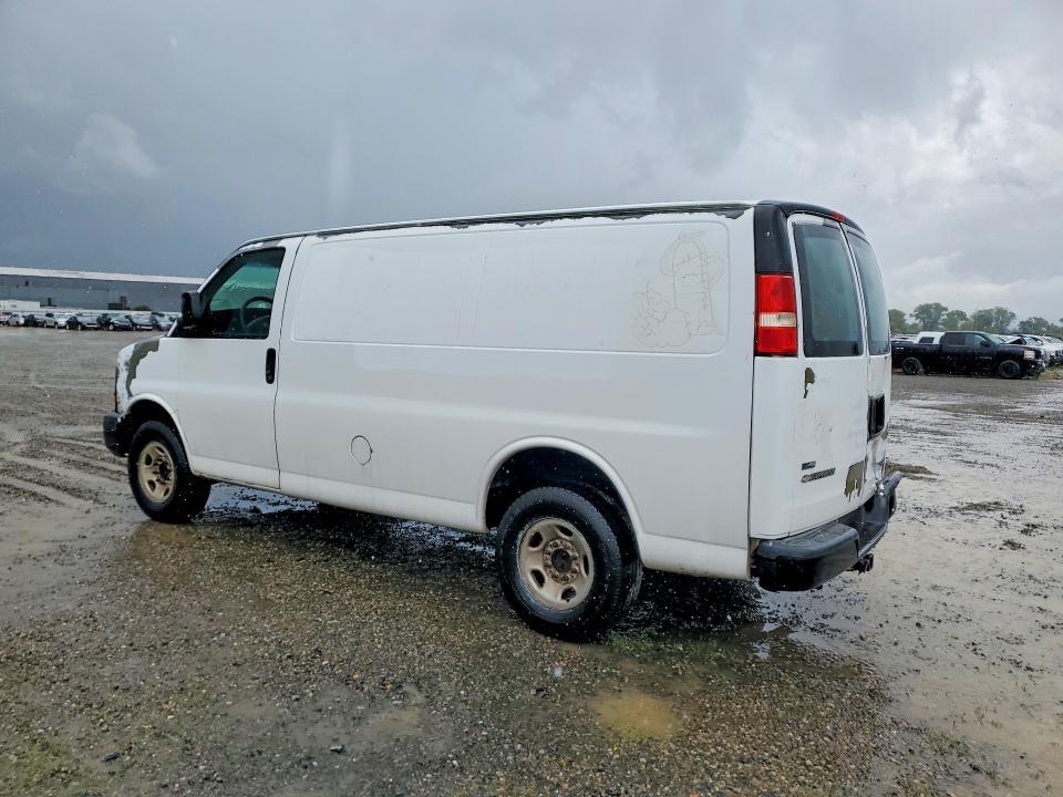 2010 Chevrolet Express G2500 LS
