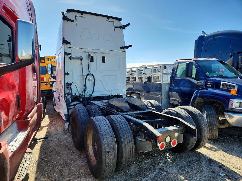 2015 Freigliner 2015 Freightliner Cascadia Semi Truck