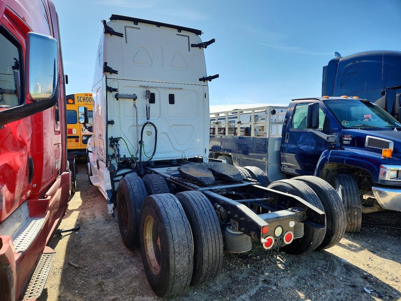 2015 Freigliner 2015 Freightliner Cascadia Semi Truck