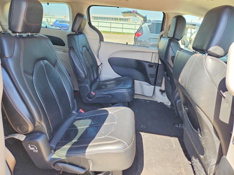 2017 Chrysler Pacifica Touring l