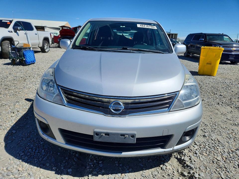 2011 Nissan Versa 1.8 s