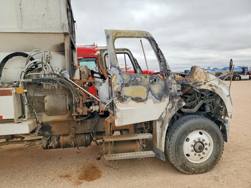2020 Freigliner 2020 Freightliner Business Class M2 Refuse Truck