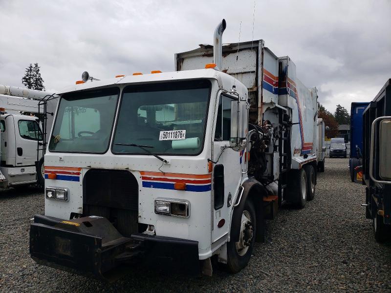 2007 Peterbilt 320 Refuse Truck