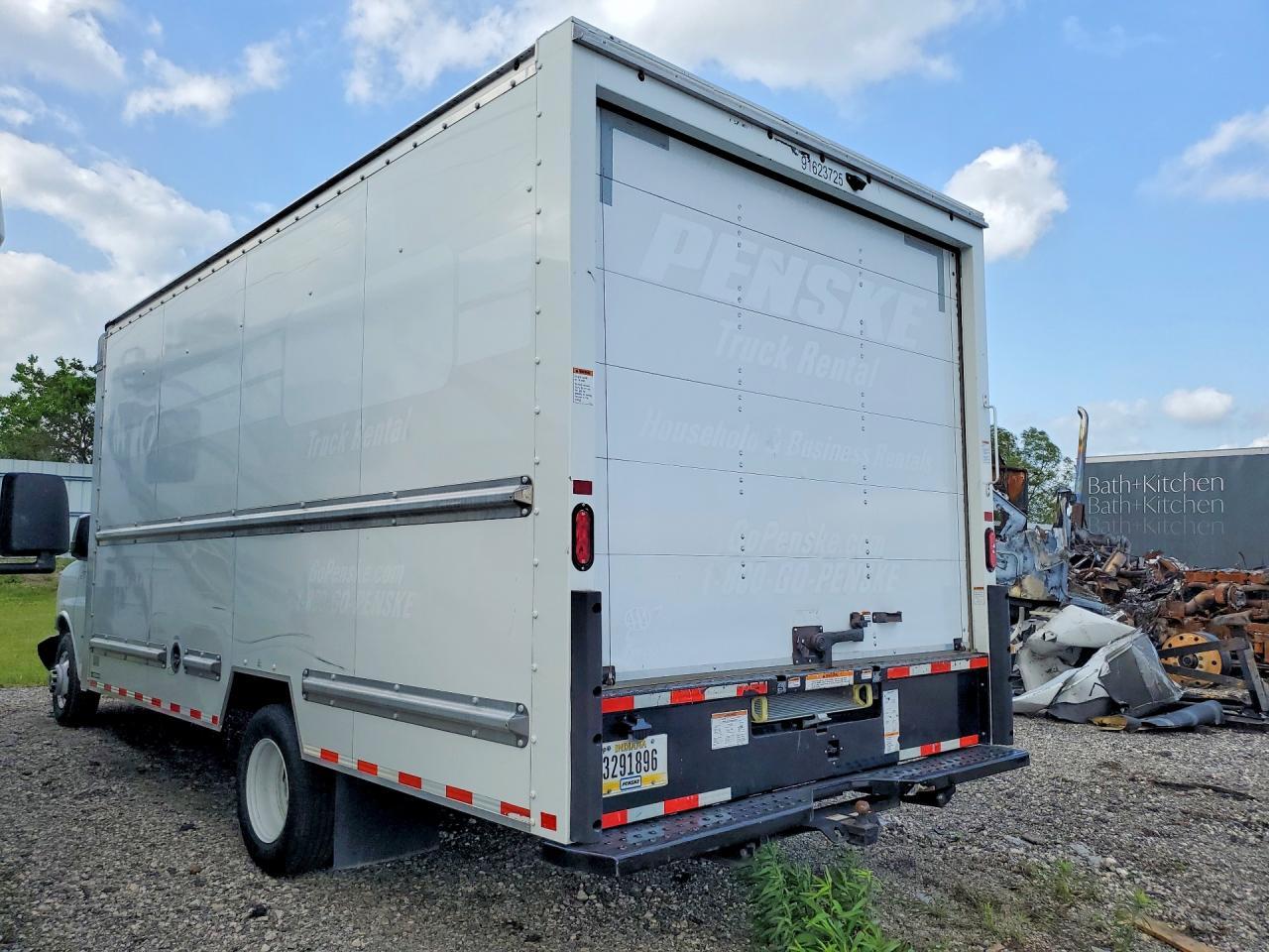 2021 GMC Savana BOX Truck
