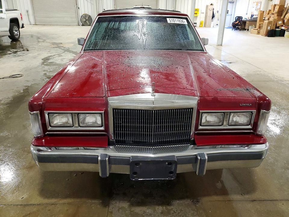 1988 Lincoln Townhouse Town car