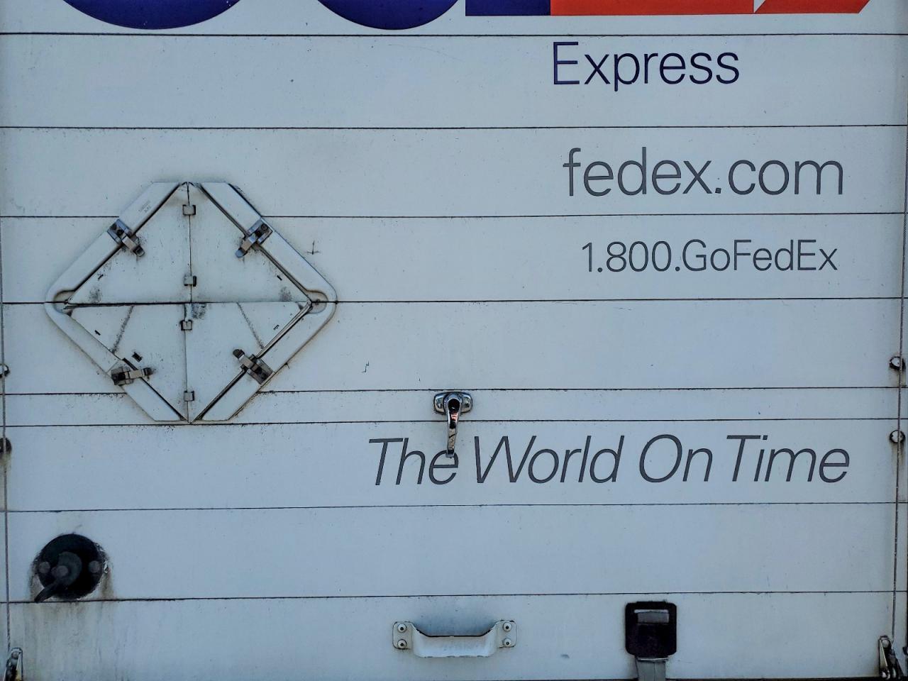 2004 Freightliner MT45G Delivery Truck