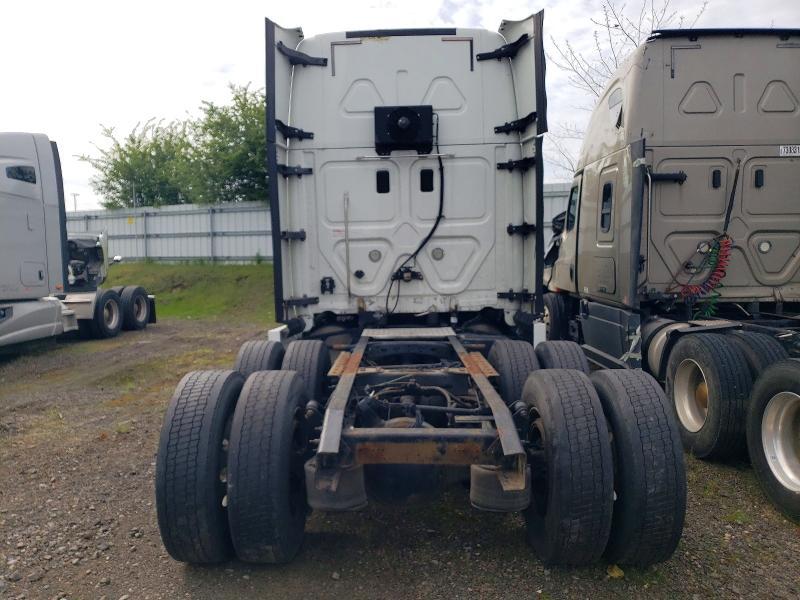 2016 Freigliner 2016 Freightliner Cascadia 125