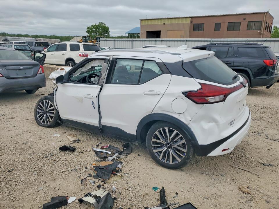 2022 Nissan Kicks sv