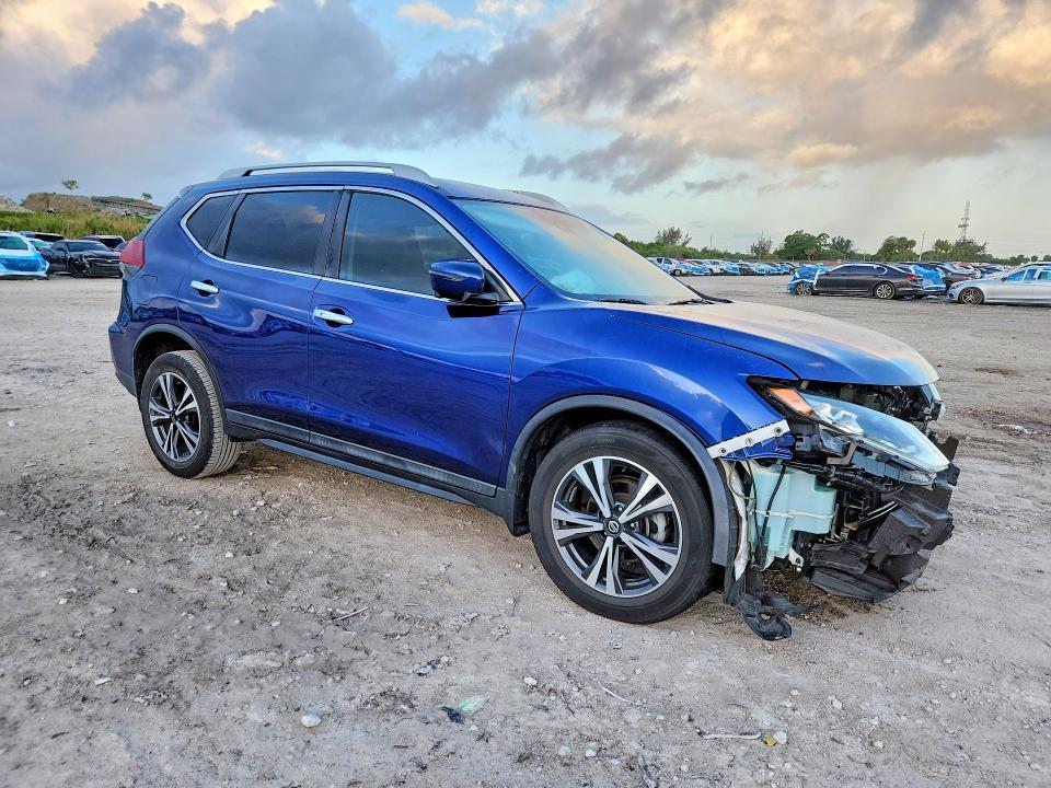 2019 Nissan Rogue sv